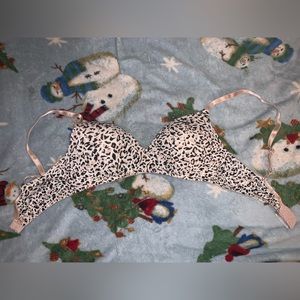 34B bra, leopard print